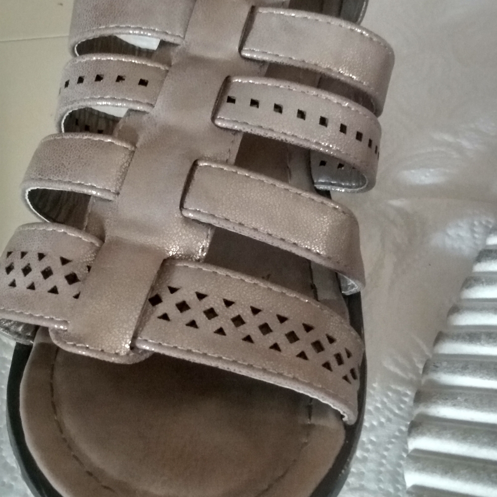 Sandals - Picture 6 of 7